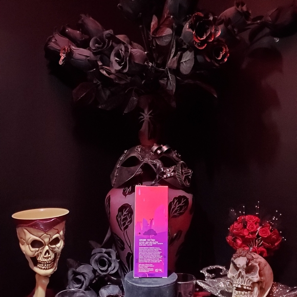 🖤❤NIB- Rich Red NYX Vinyl Lip Gloss ❤🖤 - Picture 4 of 13